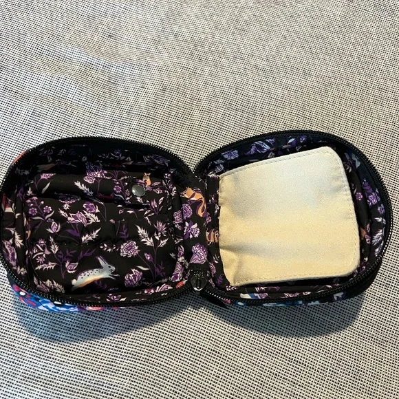Vera Bradley small jewelry travel case - Picture 2 of 4
